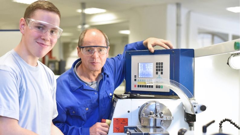 Salario del contrato de formación y contrato de prácticas en 2025